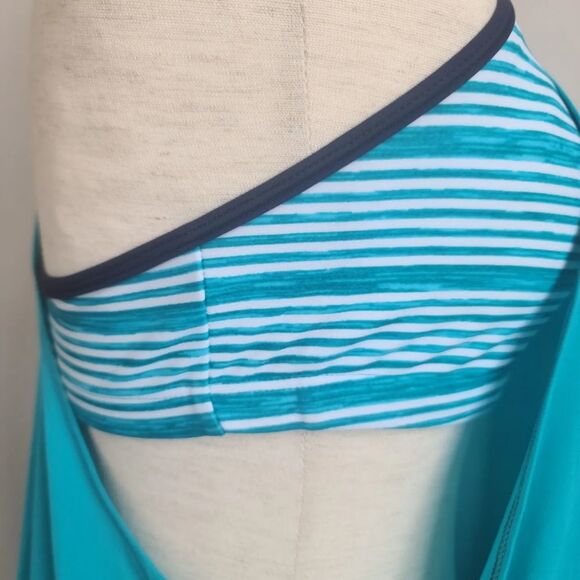 NIKE WORKOUT WOMAN'S TOP - Picture 8 of 13